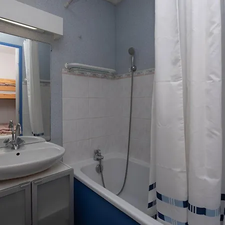 Pour 4 Personnes Avec Piscine Au Lavandou - Fr-1-803-94 公寓