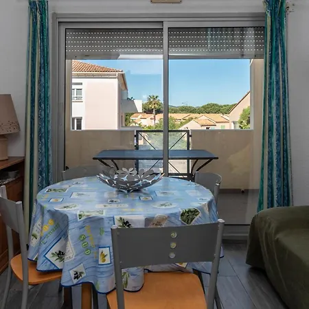 Pour 4 Personnes Avec Piscine Au Lavandou Apartment *