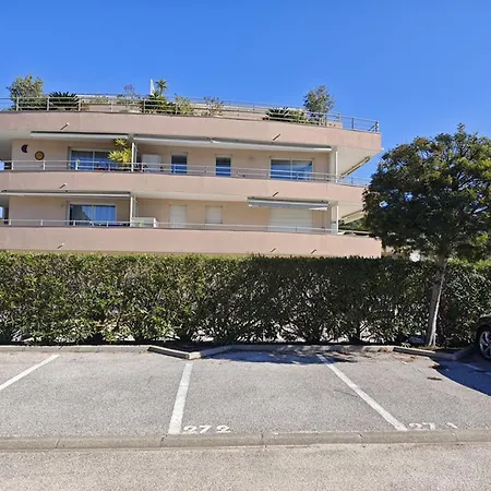 Apartmán Pour 4 Personnes Avec Piscine Au Lavandou - Fr-1-803-94