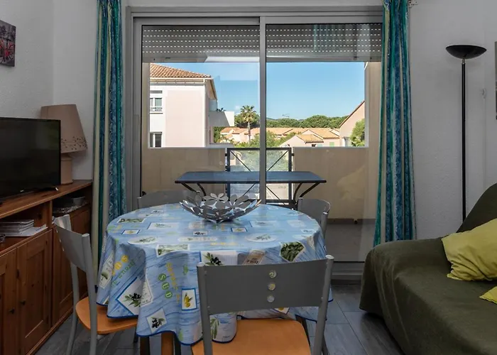 Pour 4 Personnes Avec Piscine Au Lavandou - Fr-1-803-94 Apartmán *